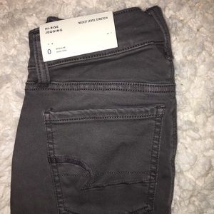 American Eagle Black Skinny Jeans (never worn)